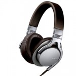Sony offering free £299 MDR-1R headphones with Xperia Z pre-orders